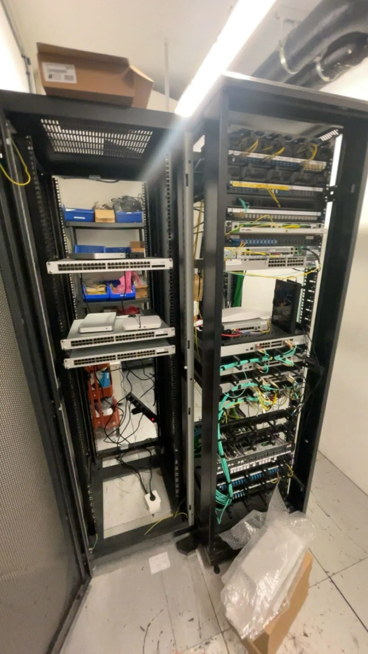 Le Lab réseau en cours de montage